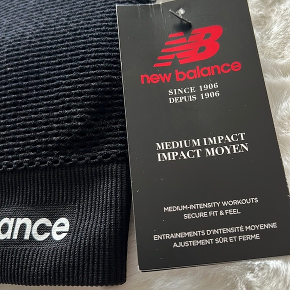 NEW New Balance Medium Impact Sports Bra with Removable Padding Black Size Small - Picture 2 of 9